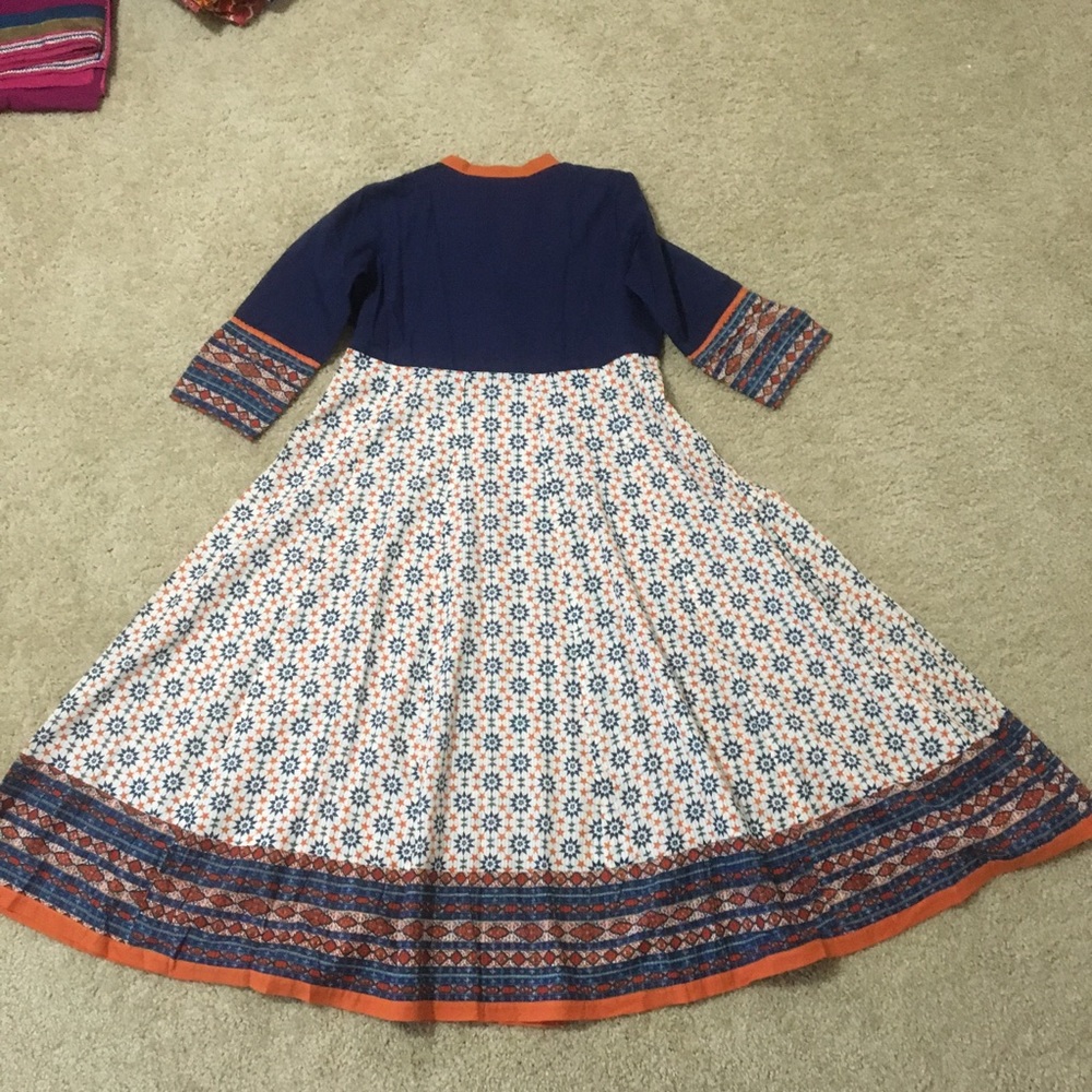Dress - Picture 2 of 2